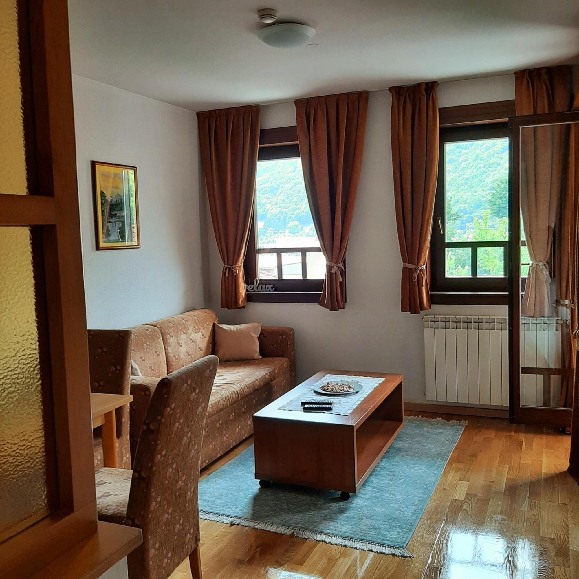 Relax Apartman فوينيتسا المظهر الخارجي الصورة